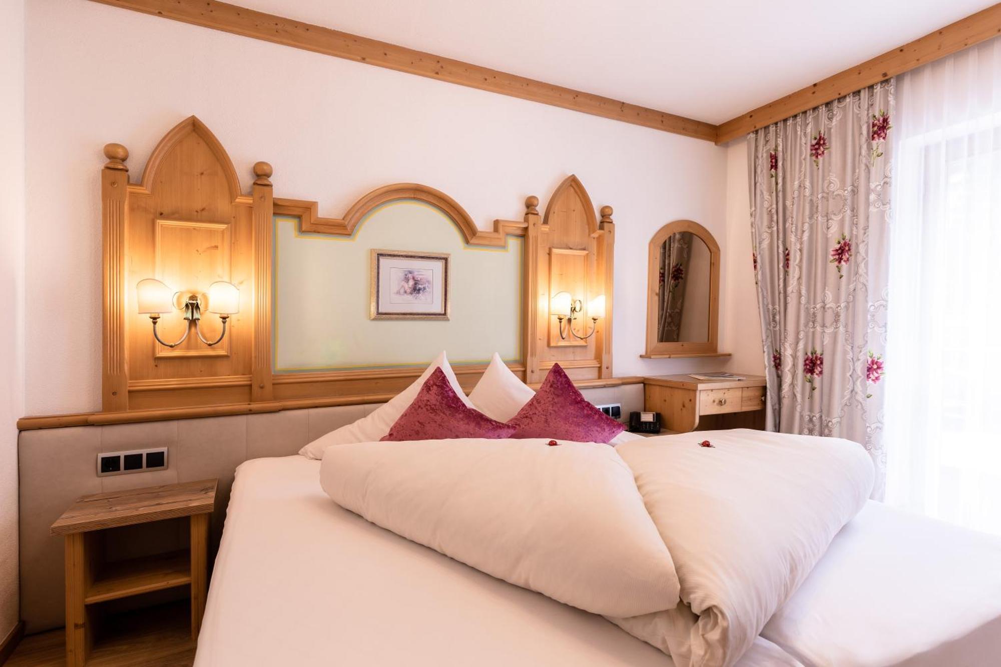 Hotel Schlosshof Ischgl Exterior photo
